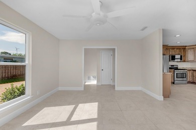 Here is the unicorn waterfront property you've been looking for! - photo 12