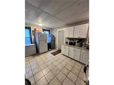 Excellent owner-occupant or investment opportunity! This duplex - photo 13
