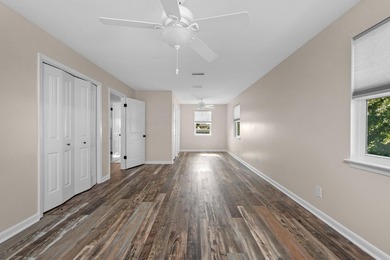 Here is the unicorn waterfront property you've been looking for! - photo 14
