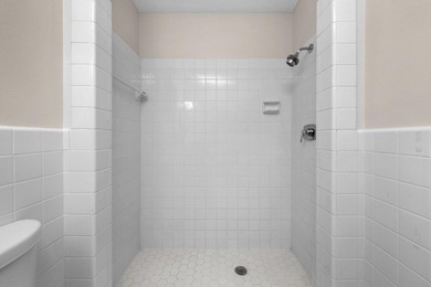 Here is the unicorn waterfront property you've been looking for! - photo 17