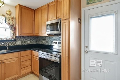 SELLER IS MOTIVATED! BRING ALL OFFERS!! This amazing newly - photo 18