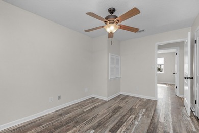 Here is the unicorn waterfront property you've been looking for! - photo 19