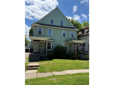 Excellent owner-occupant or investment opportunity! This duplex - photo 20