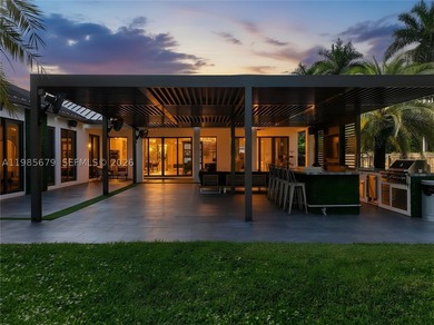 Experience luxury living in this stunning 5-bedroom, 4-bath - photo 4