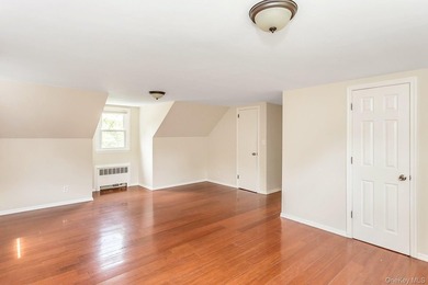 Sprawling & Spectacular 5 Bedroom Home Offering 4 Full Baths - photo 12