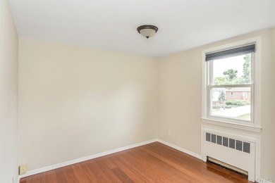 Sprawling & Spectacular 5 Bedroom Home Offering 4 Full Baths - photo 16