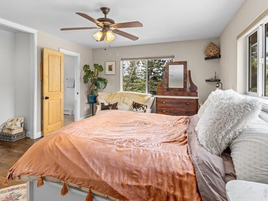 Beautifully updated ranch-style home in Estes Park, Colorado - photo 17