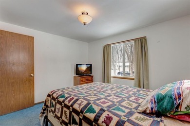 Charming 3-bedroom ranch just two blocks from Lake Pepin, with - photo 19