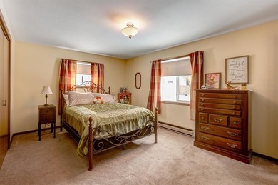 Charming 3-bedroom ranch just two blocks from Lake Pepin, with - photo 21