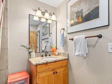 Beautifully updated ranch-style home in Estes Park, Colorado - photo 22