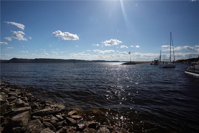 Charming 3-bedroom ranch just two blocks from Lake Pepin, with - photo 34