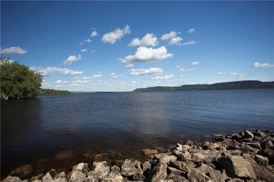 Charming 3-bedroom ranch just two blocks from Lake Pepin, with - photo 37