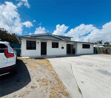 (private lake, pond, coastal) Home For Sale in Hialeah Florida