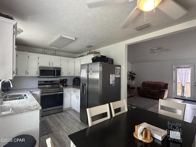 Great investment opportunity! Discover the perfect blend of - photo 5
