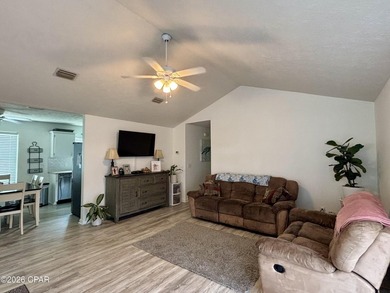 Great investment opportunity! Discover the perfect blend of - photo 6