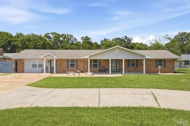 MOTIVATED SELLER!! Bring all offers!! Welcome to this elegantly - photo 1