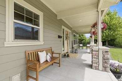 Welcome home to this exceptional residence, thoughtfully crafted - photo 9
