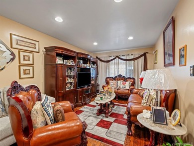Welcome to this home 3/4/2 immaculate, clean move in condition - photo 5