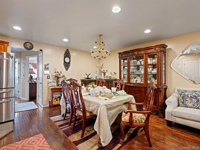 Welcome to this home 3/4/2 immaculate, clean move in condition - photo 9
