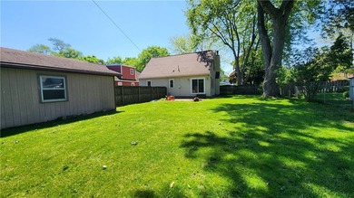 Opportunity is knocking! The downstairs needs the buyer to - photo 2