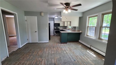 Opportunity is knocking! The downstairs needs the buyer to - photo 8