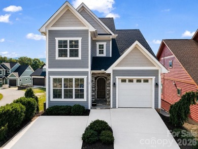 Experience the pinnacle of mountain living in this stunning - photo 4