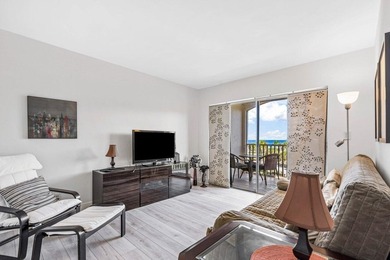 Charming 2-bedroom, 2-bath condo Sold fully furnished! Brand new - photo 16