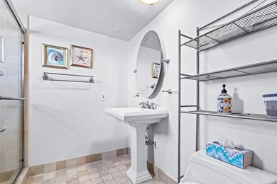 Charming 2-bedroom, 2-bath condo Sold fully furnished! Brand new - photo 20