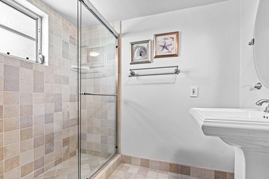 Charming 2-bedroom, 2-bath condo Sold fully furnished! Brand new - photo 21