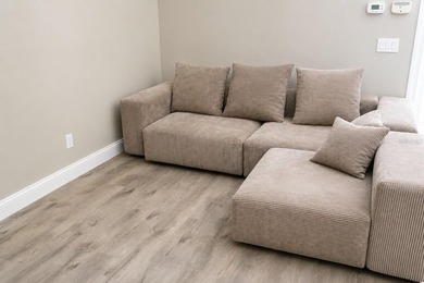 Beautifully renovated and move-in ready, this spacious 3-bedroom - photo 13