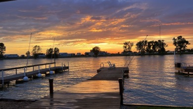 Waterfront RV Lot w/private dock & Awning! - photo 1