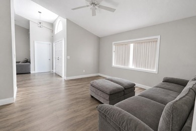 Beautifully renovated and move-in ready, this spacious 3-bedroom - photo 15