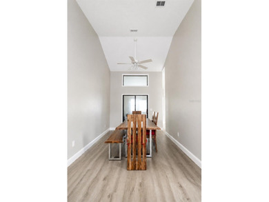 Beautifully renovated and move-in ready, this spacious 3-bedroom - photo 18