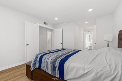 Welcome to this beautifully upgraded 3-bedroom, 2.5-bathroom - photo 21