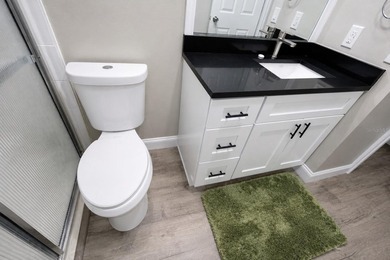 Beautifully renovated and move-in ready, this spacious 3-bedroom - photo 33