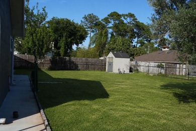 Beautifully renovated and move-in ready, this spacious 3-bedroom - photo 39
