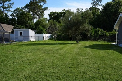 Beautifully renovated and move-in ready, this spacious 3-bedroom - photo 42