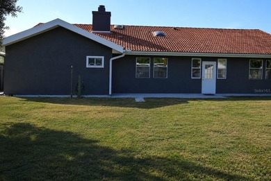 Beautifully renovated and move-in ready, this spacious 3-bedroom - photo 43