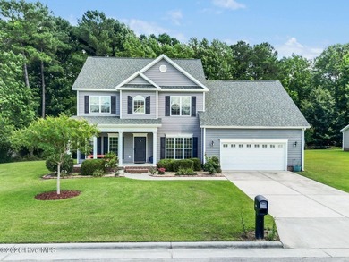 Welcome to this beautifully maintained home, perfectly situated - photo 1