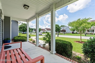 Welcome to this beautifully maintained home, perfectly situated - photo 5
