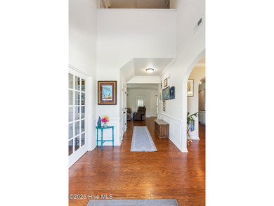 Welcome to this beautifully maintained home, perfectly situated - photo 8