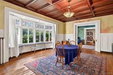 Rare opportunity to own a distinguished 5-unit apartment - photo 11