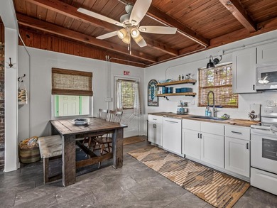 Looking for a cozy coastal retreat on Ochlockonee Bay? Discover - photo 11