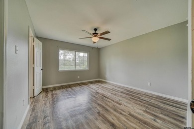 MOVE-IN READY! Updated and well-maintained 3-bedroom, 2-bath - photo 13