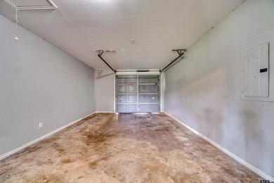 MOVE-IN READY! Updated and well-maintained 3-bedroom, 2-bath - photo 19