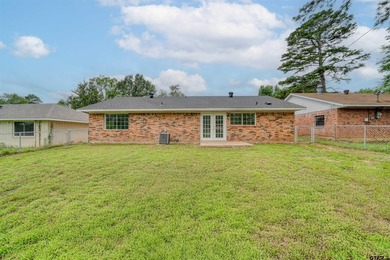 MOVE-IN READY! Updated and well-maintained 3-bedroom, 2-bath - photo 20