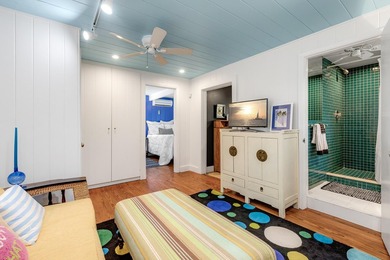 Experience the grandeur of this exceptional six bedroom, five - photo 29