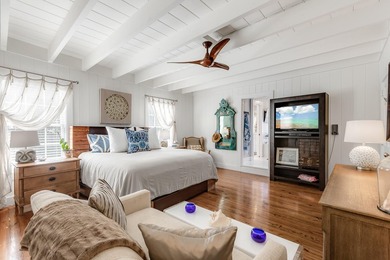 Experience the grandeur of this exceptional six bedroom, five - photo 34