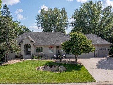 Lake Home Sale Pending in Lakeville, Minnesota