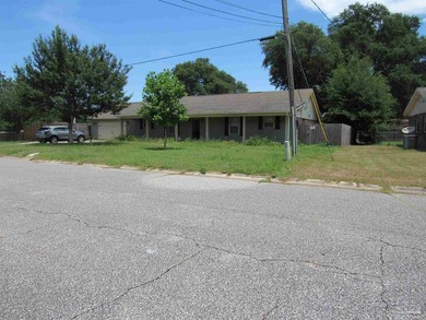 Big, beautiful home looking for a new family! Spacious bedrooms - photo 3